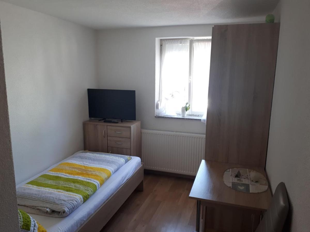 Neu renovierte Monteurzimmer an der B27 Rottweil Balingen Exterior foto